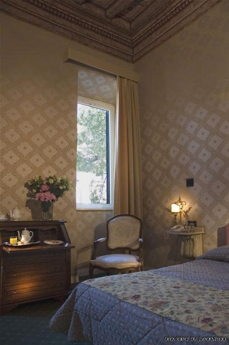 Hotel Richmond Roma Oda fotoğraf